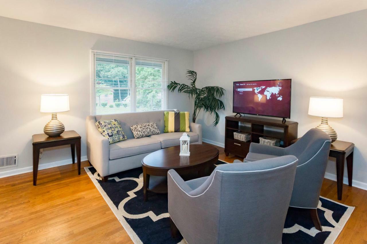 أوستل Luxury Home W/Gameroom Kingsizebed Near Six Flags المظهر الخارجي الصورة