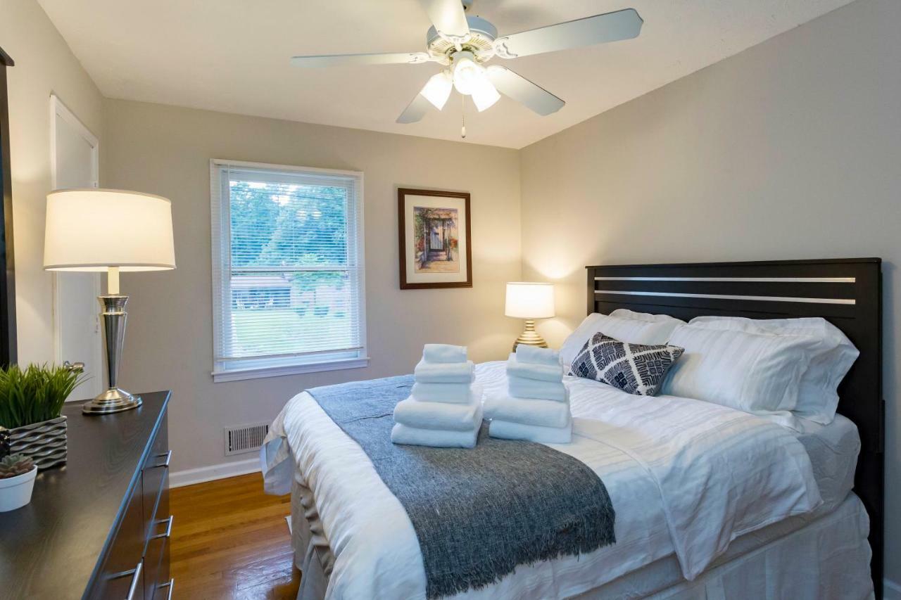 أوستل Luxury Home W/Gameroom Kingsizebed Near Six Flags المظهر الخارجي الصورة